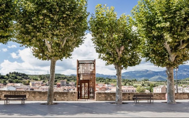 Vista del río Llobregat y el casco antiguo de Gironella